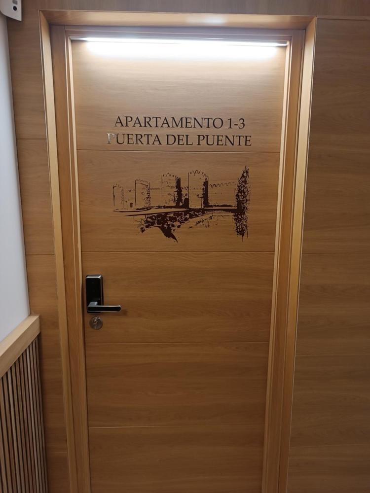 Apartamentos Turisticos Avila Puerta Del Puente 1-3 Eksteriør bilde