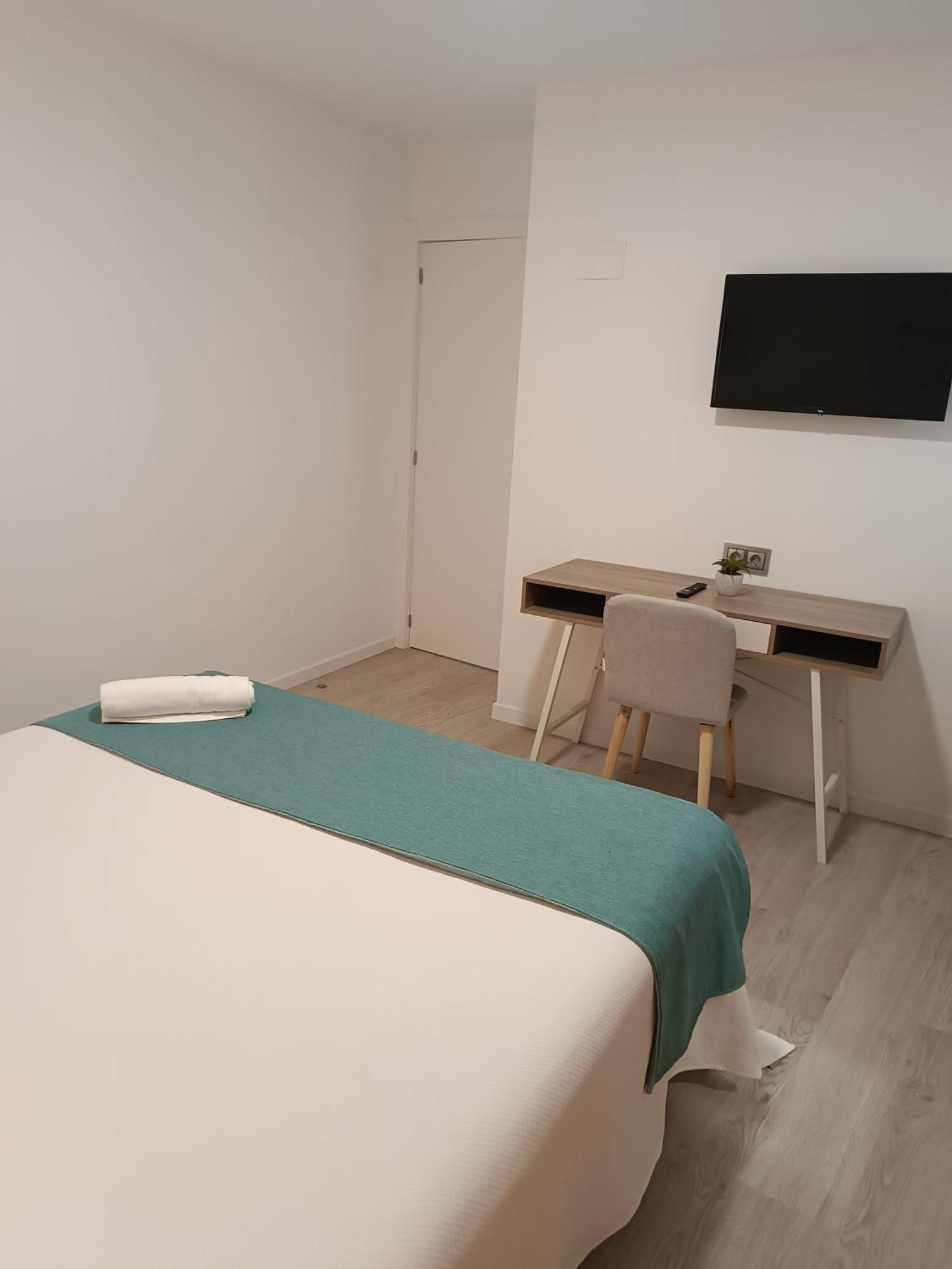 Apartamentos Turisticos Avila Puerta Del Puente 1-3 Eksteriør bilde