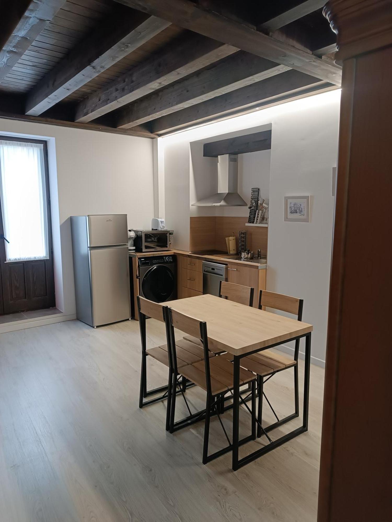 Apartamentos Turisticos Avila Puerta Del Puente 1-3 Eksteriør bilde