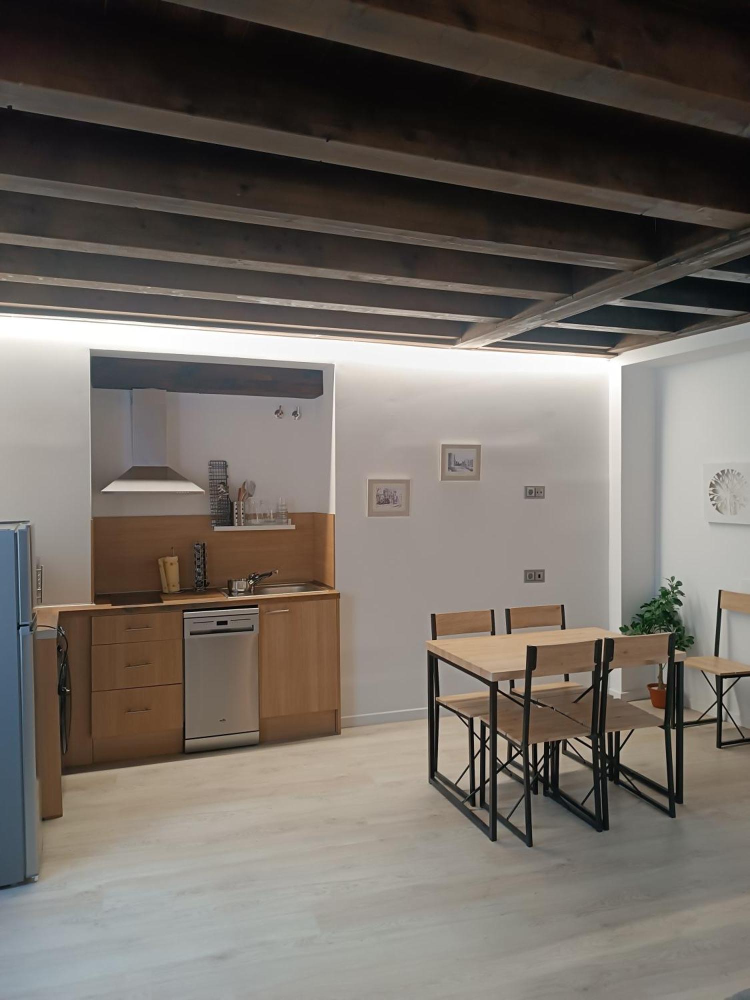 Apartamentos Turisticos Avila Puerta Del Puente 1-3 Eksteriør bilde