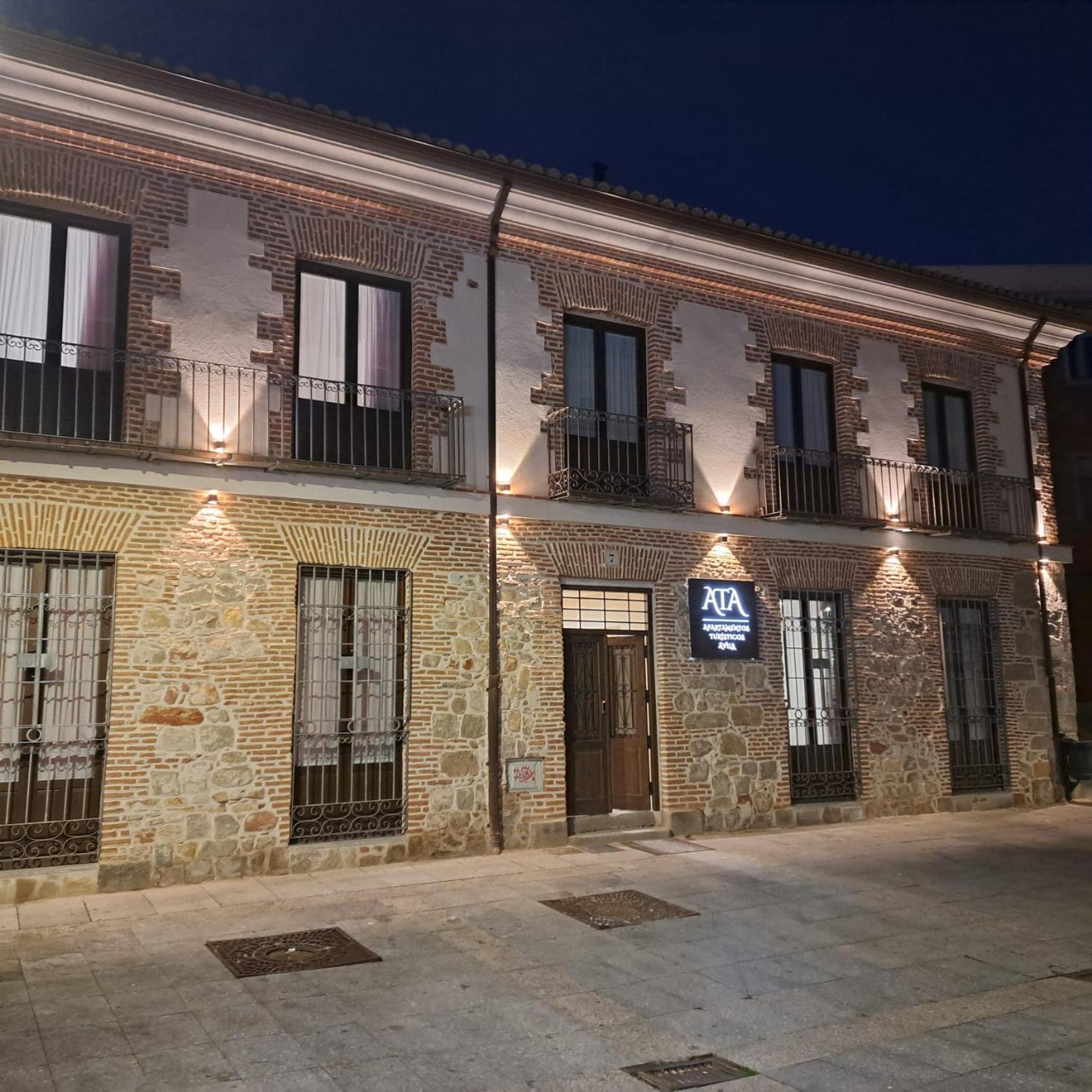 Apartamentos Turisticos Avila Puerta Del Puente 1-3 Eksteriør bilde