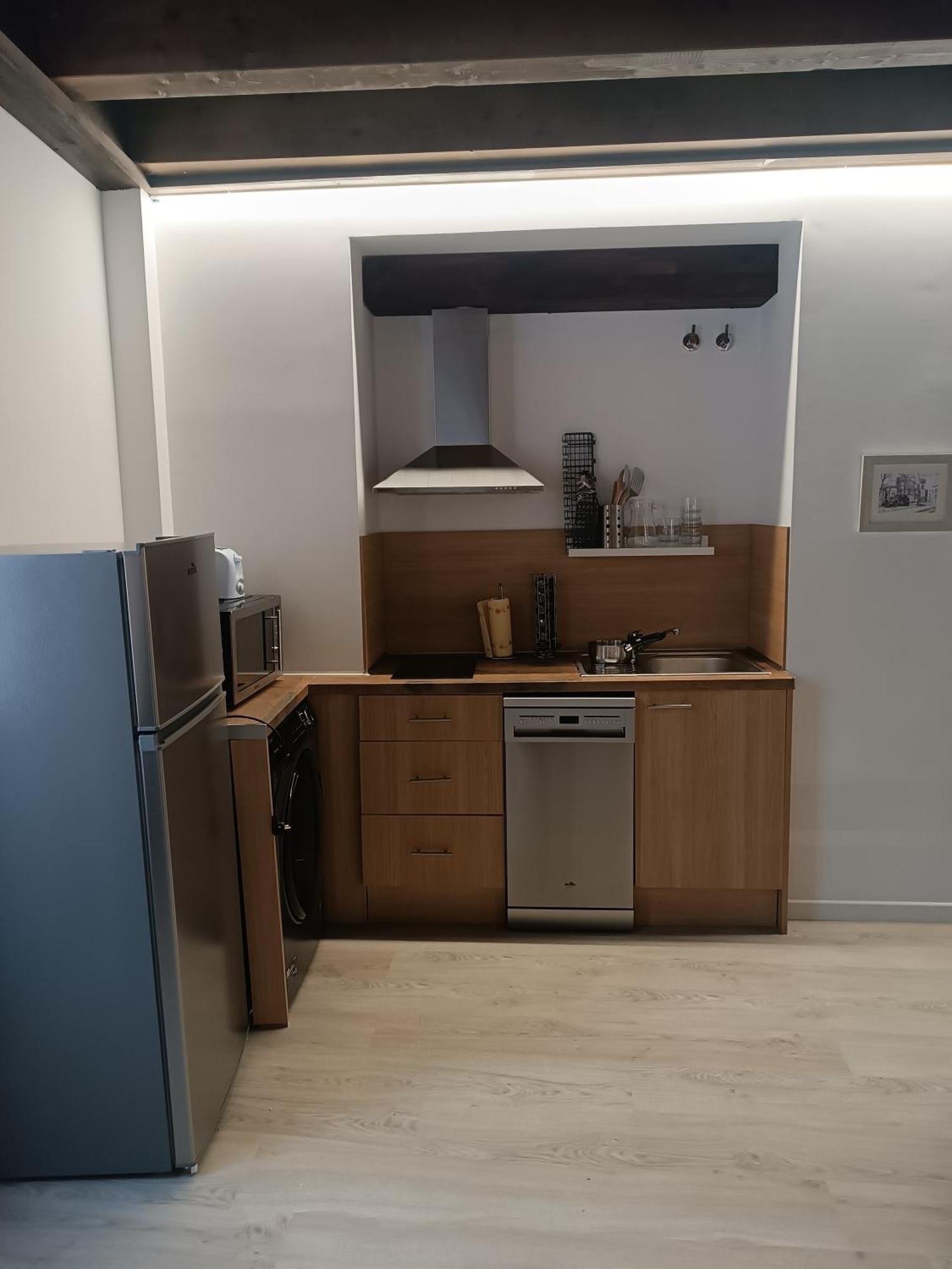 Apartamentos Turisticos Avila Puerta Del Puente 1-3 Eksteriør bilde